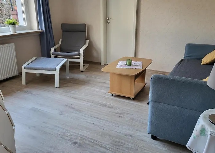 2 Zi-Appartment Mit Gartennutzung