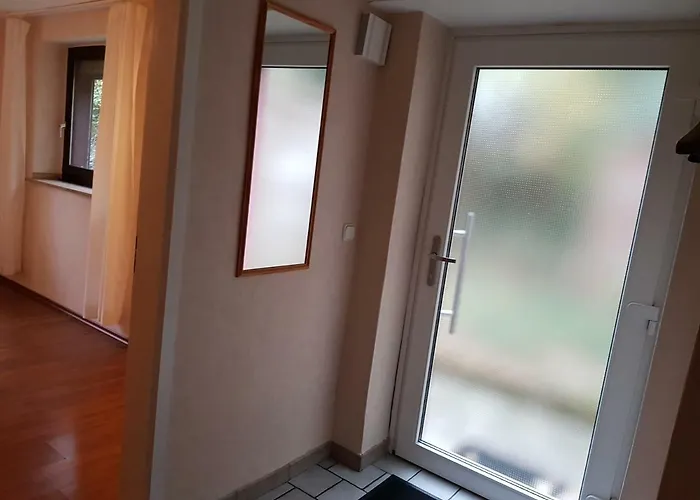 2 Zi-Appartment Mit Gartennutzung