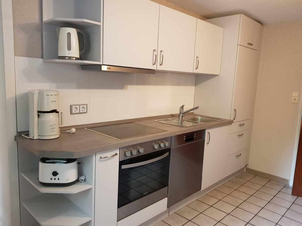 Apartment 2 Zi-appartment Mit Gartennutzung *